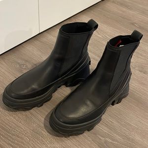 Women’s Sorel Brex waterproof Chelsea shoes 6.5